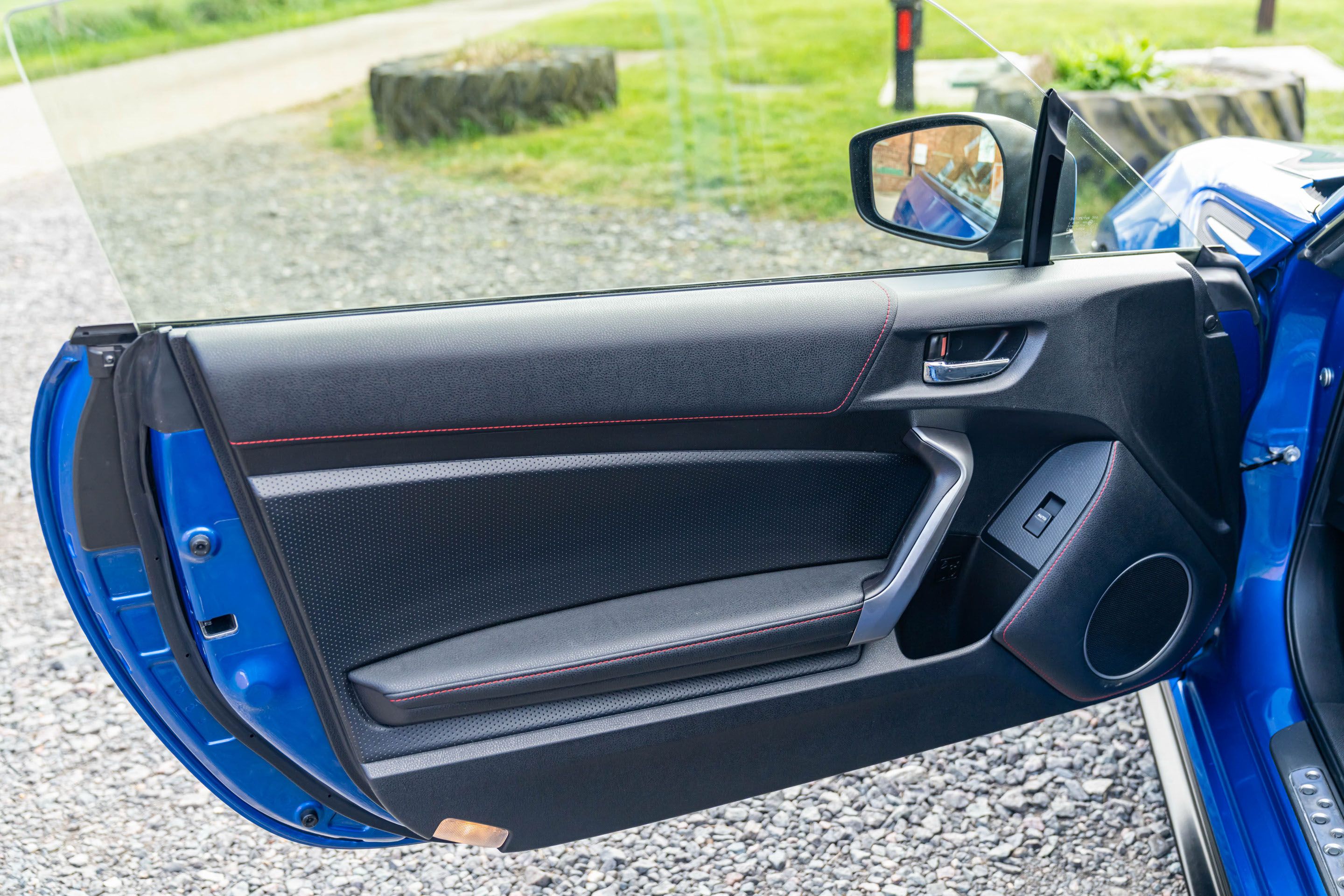 Photo 6 of 12 of 2014 Subaru BRZ