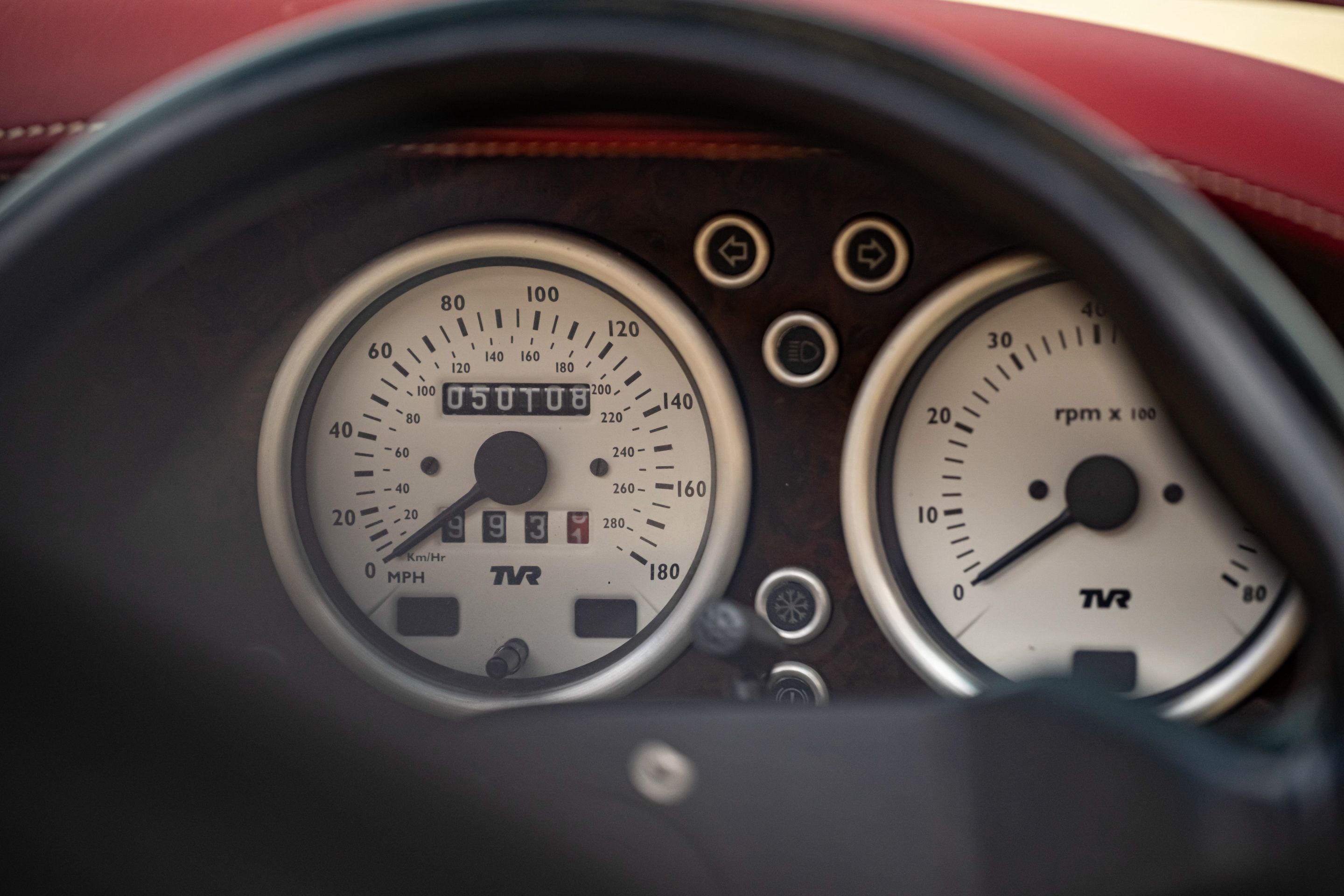 Photo 7 of 12 of 1997 TVR Chimaera 400