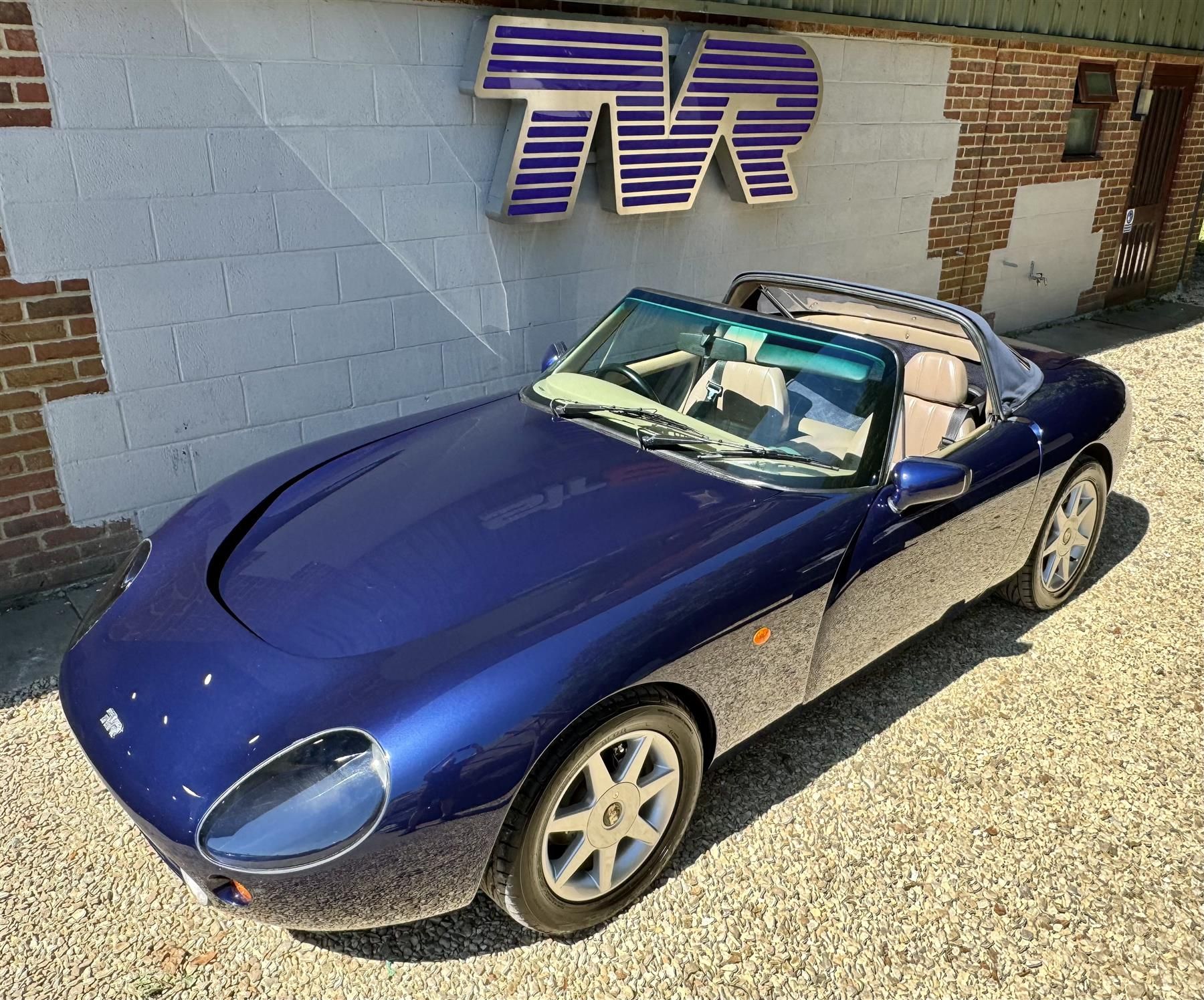 Sold-2000 TVR GRIFFITH 500 V8- “MONTREAL MAGIC”