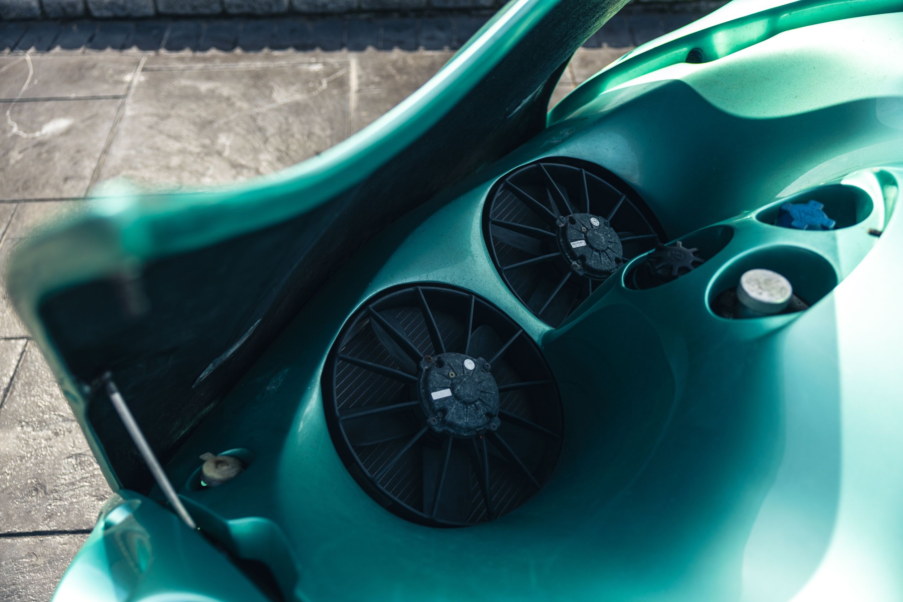 Photo 8 of 12 of 2001 TVR Tuscan Speed Six