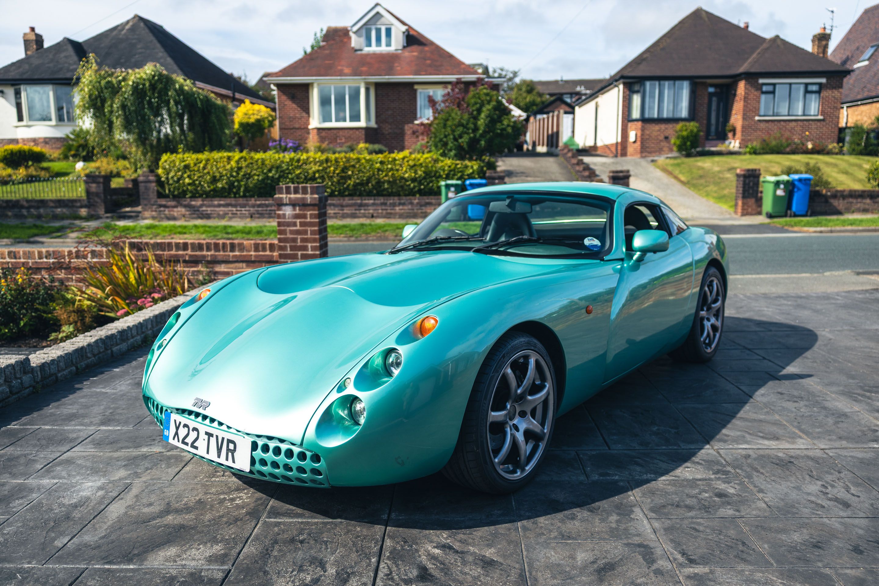 Photo 2 of 12 of 2001 TVR Tuscan Speed Six