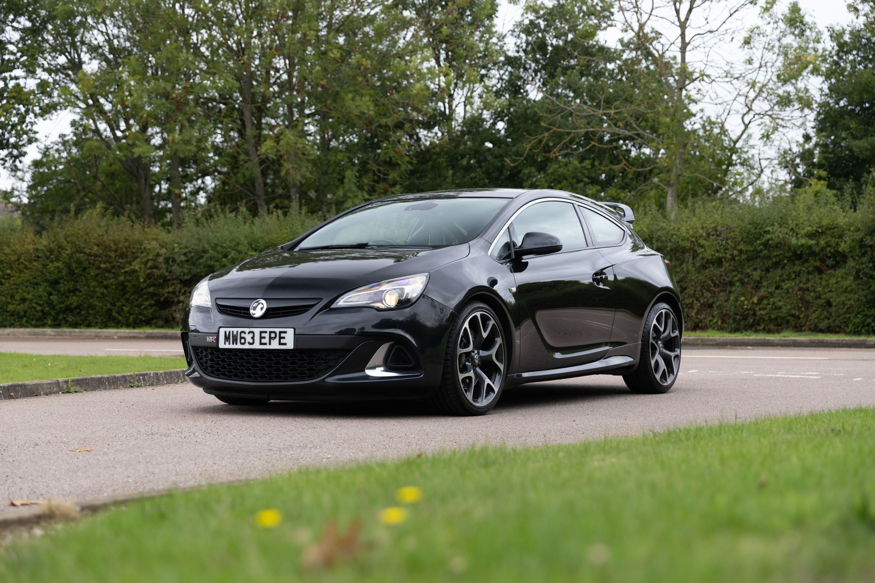 Photo 2 of 12 of 2013 Vauxhall Astra VXR