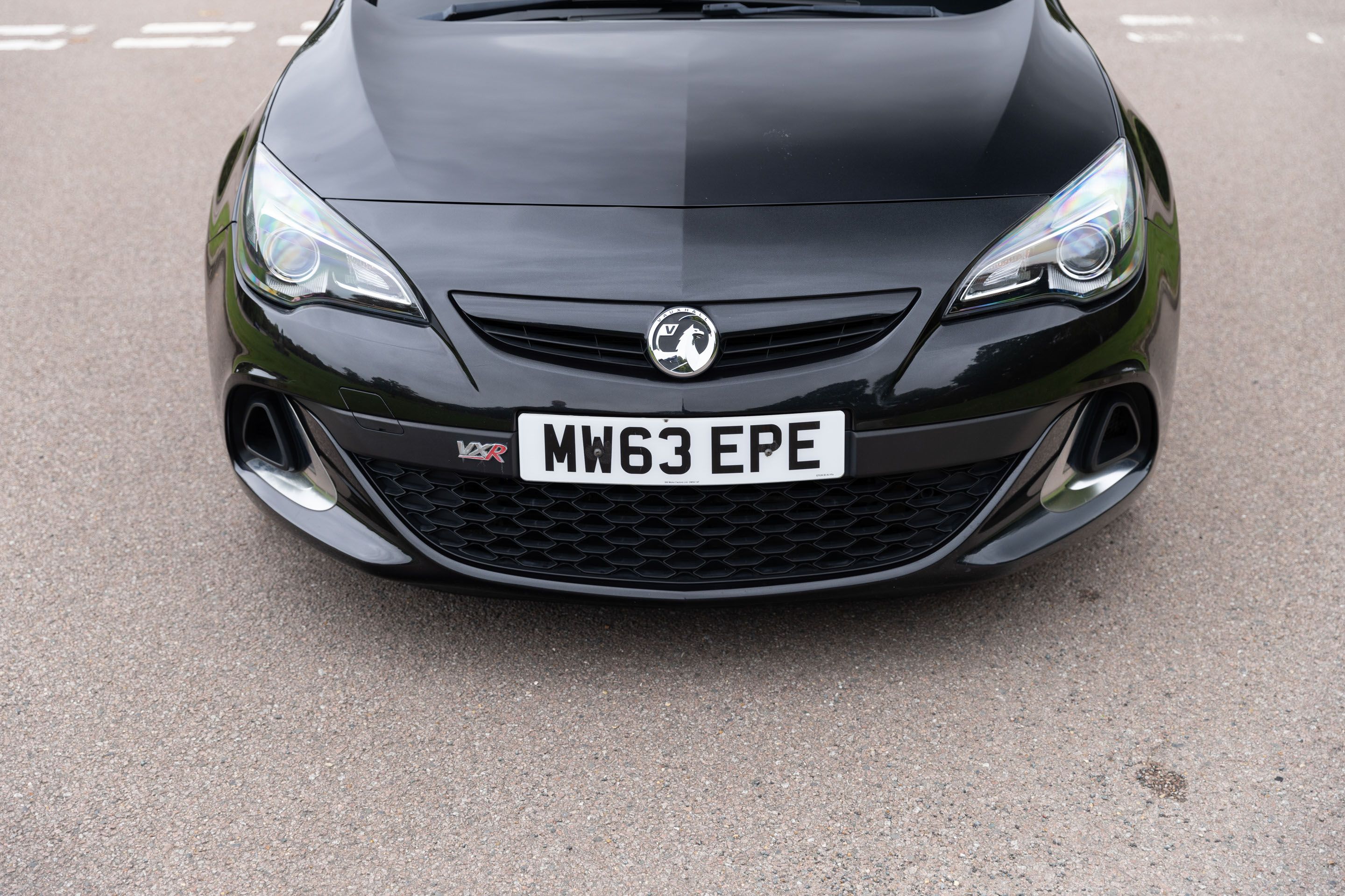 Photo 3 of 12 of 2013 Vauxhall Astra VXR