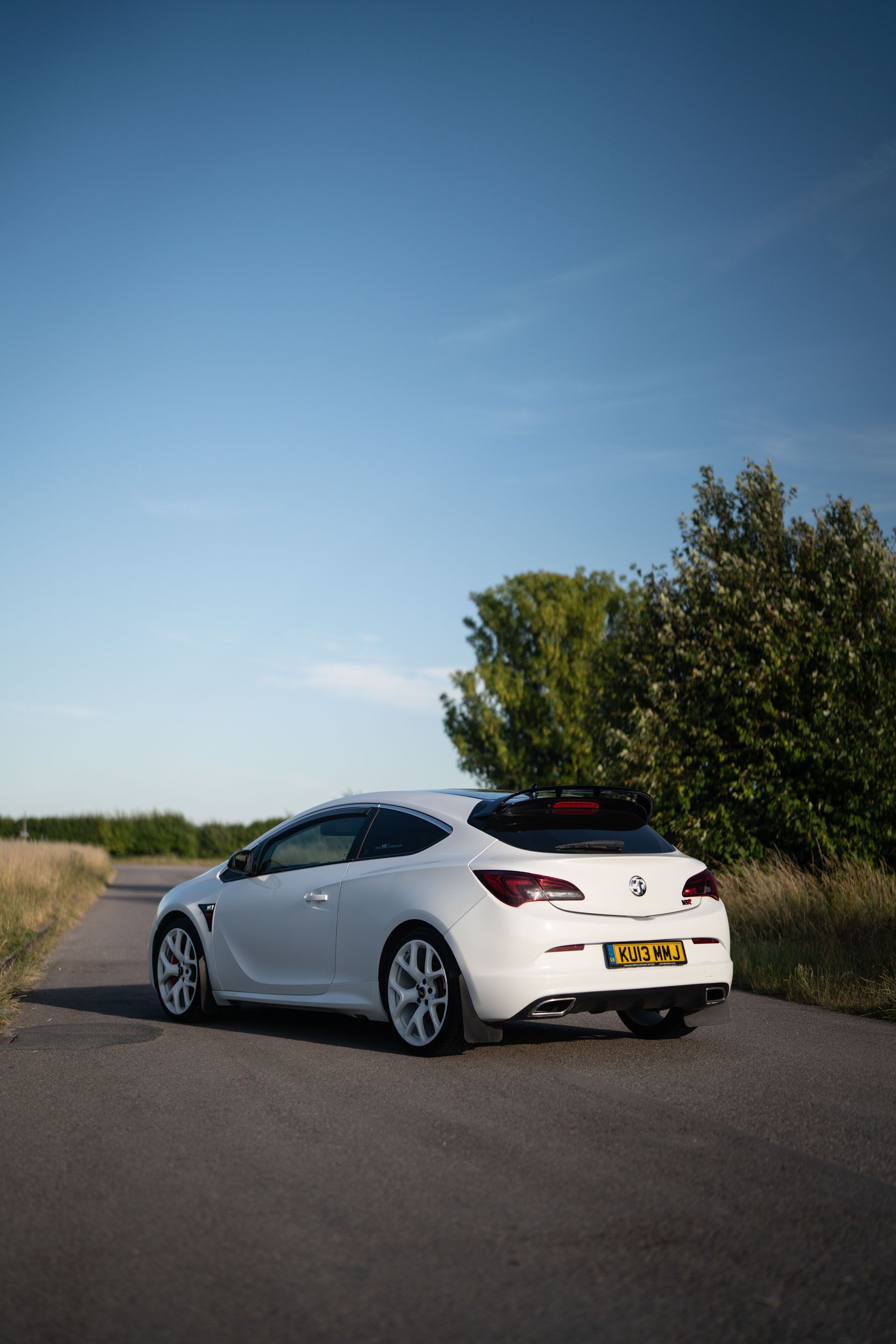 Photo 2 of 12 of 2013 Vauxhall Astra VXR