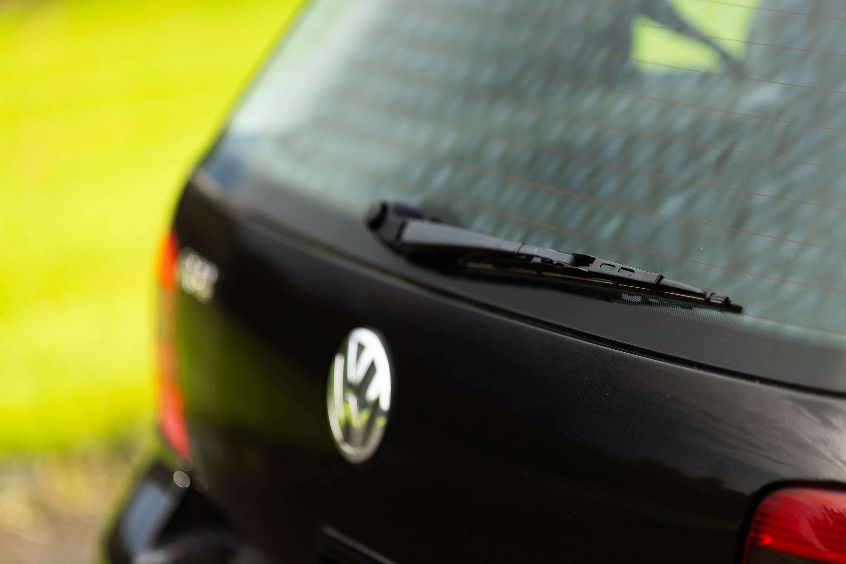 Photo 5 of 12 of 2003 Volkswagen Golf R32 Mk4