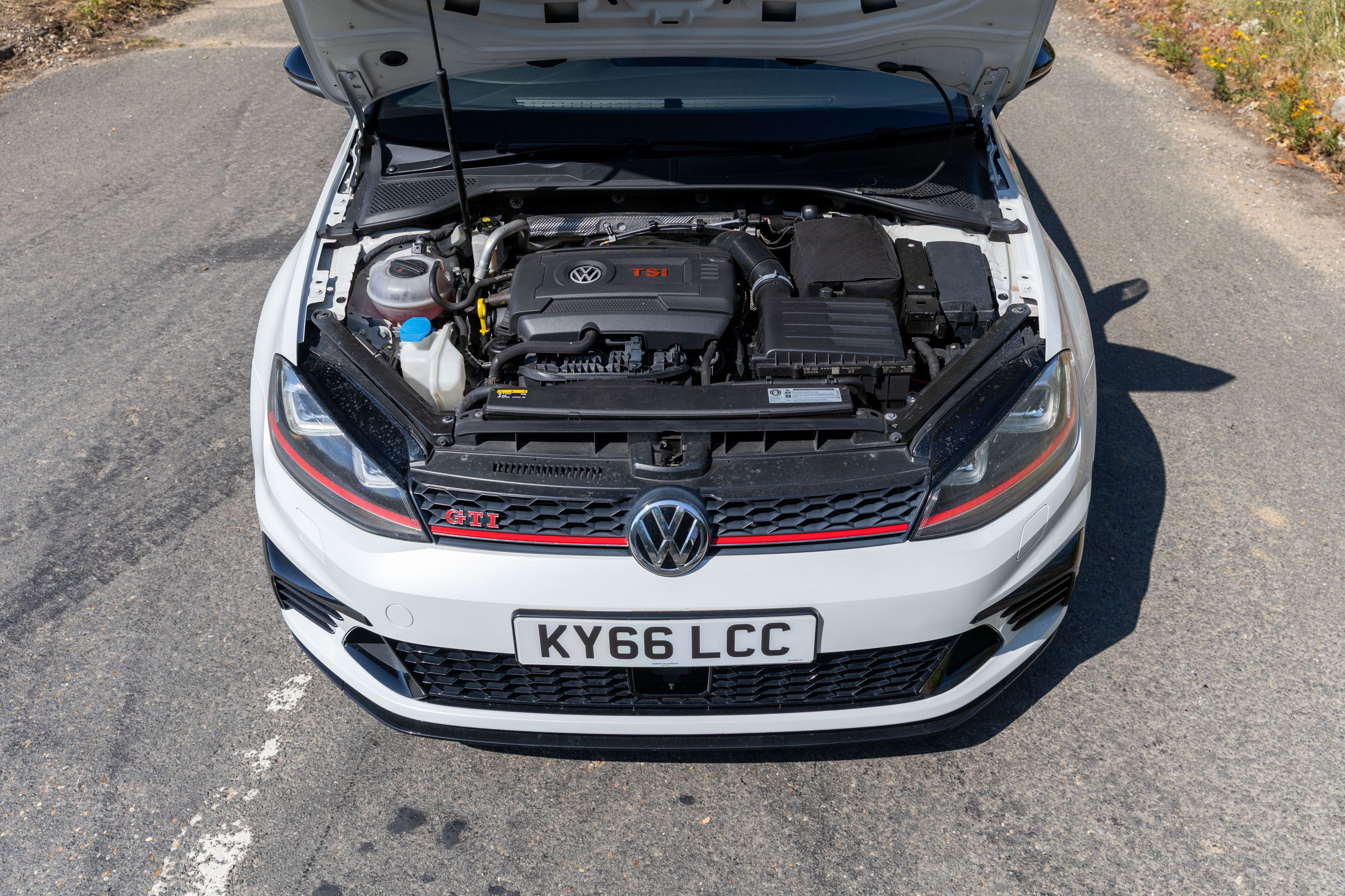 Photo 10 of 12 of 2016 Volkswagen Golf GTI Clubsport Edition 40 (Mk7) Manual