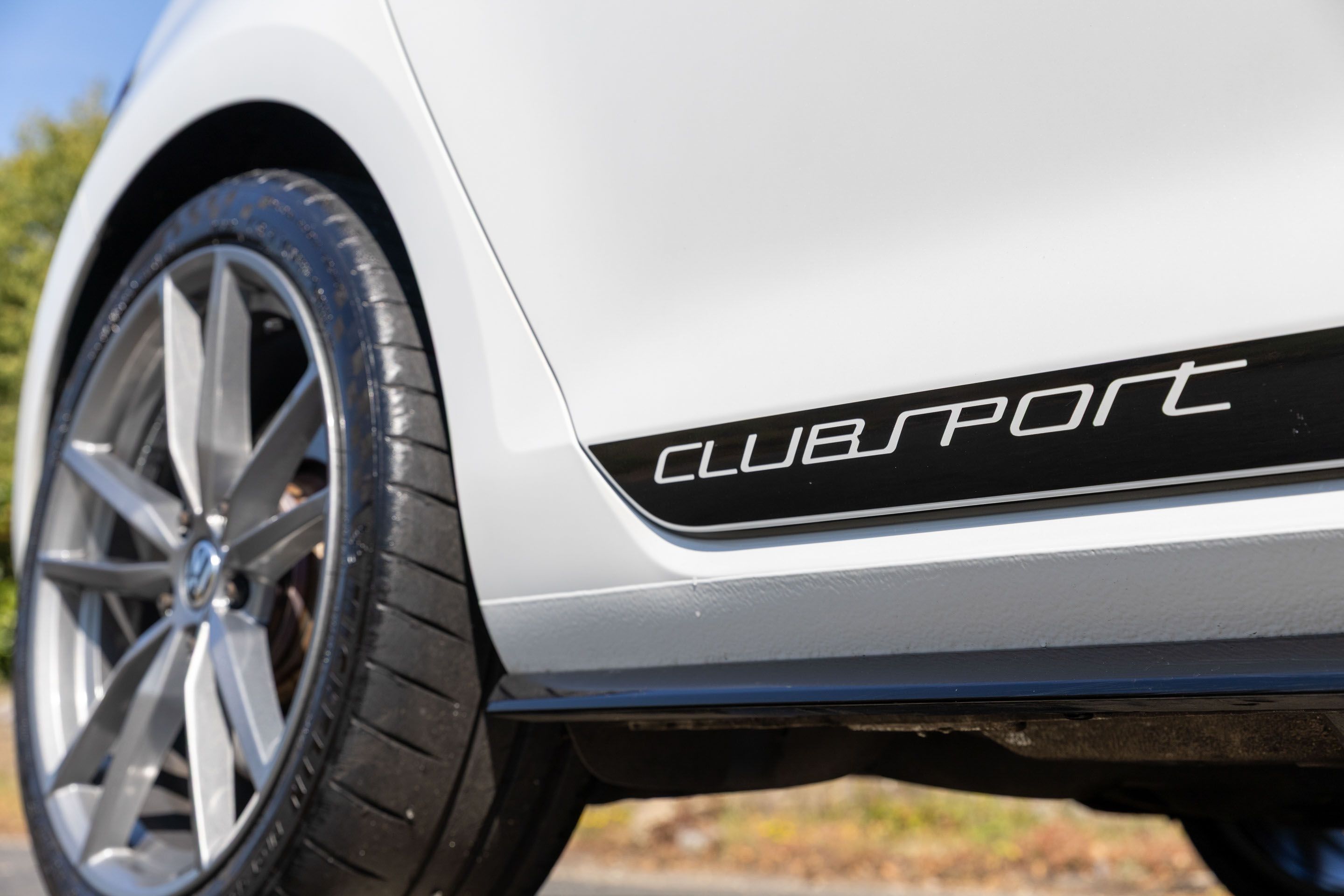 Photo 4 of 12 of 2016 Volkswagen Golf GTI Clubsport Edition 40 (Mk7) Manual