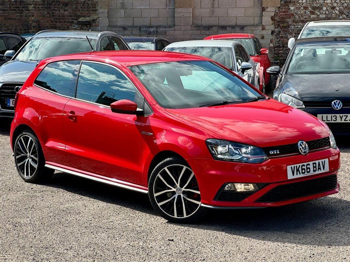 Piston Movement Examples Used 2016 VOLKSWAGEN POLO for sale - PistonHeads UK