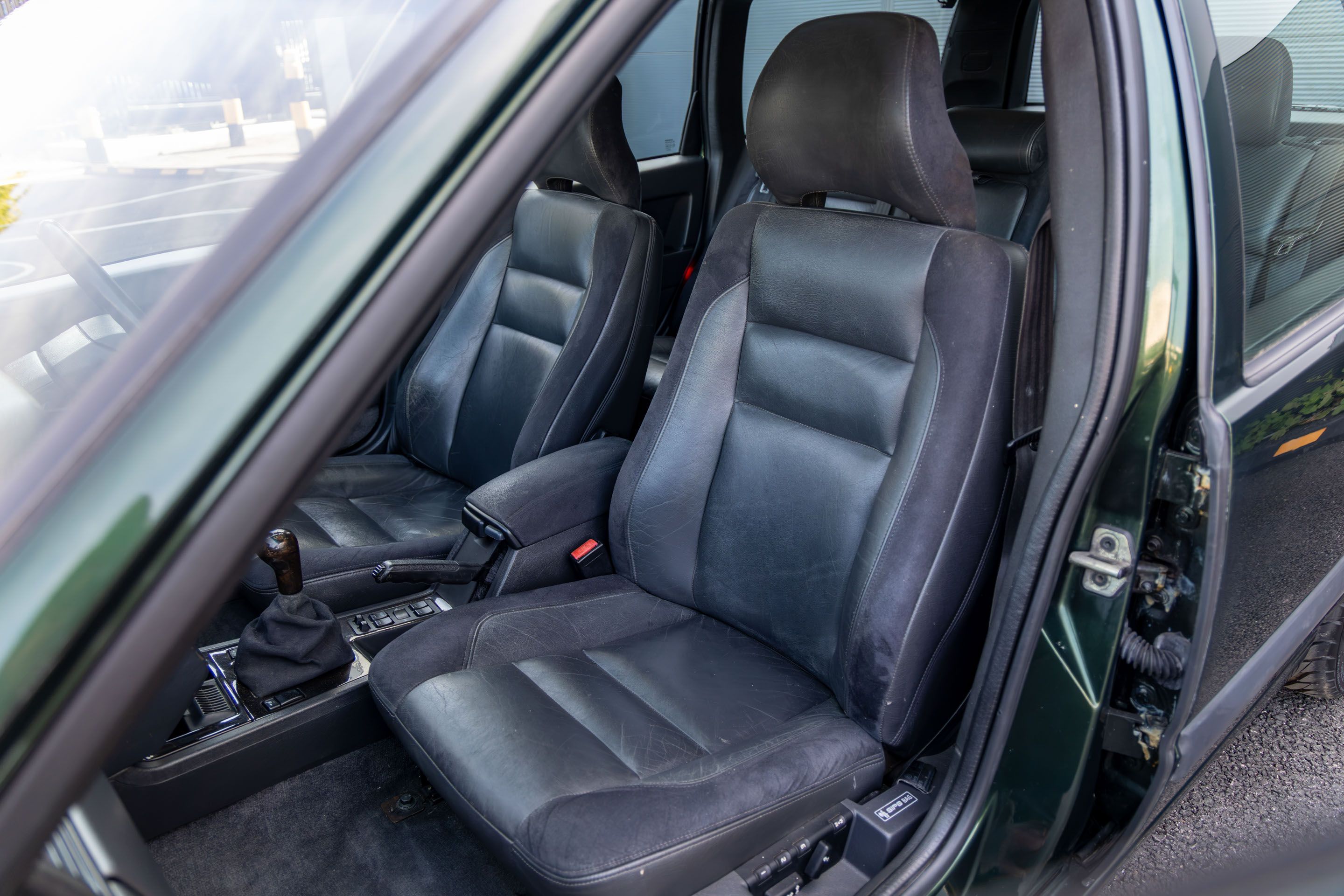 Photo 9 of 12 of 1995 Volvo 850 T5-R Estate (2.3-litre Turbo) Manual