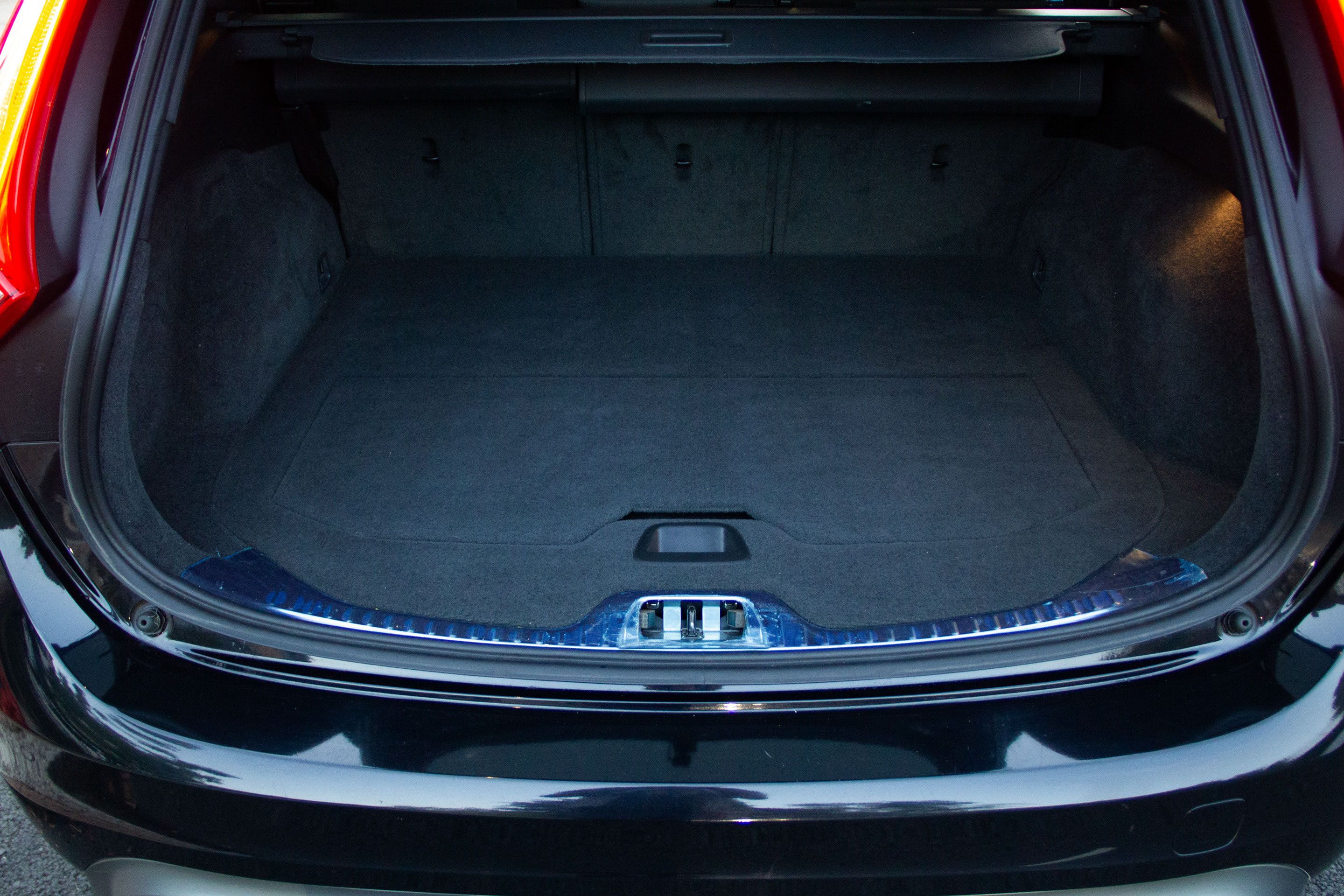 Photo 7 of 12 of 2014 Volvo V60 Polestar
