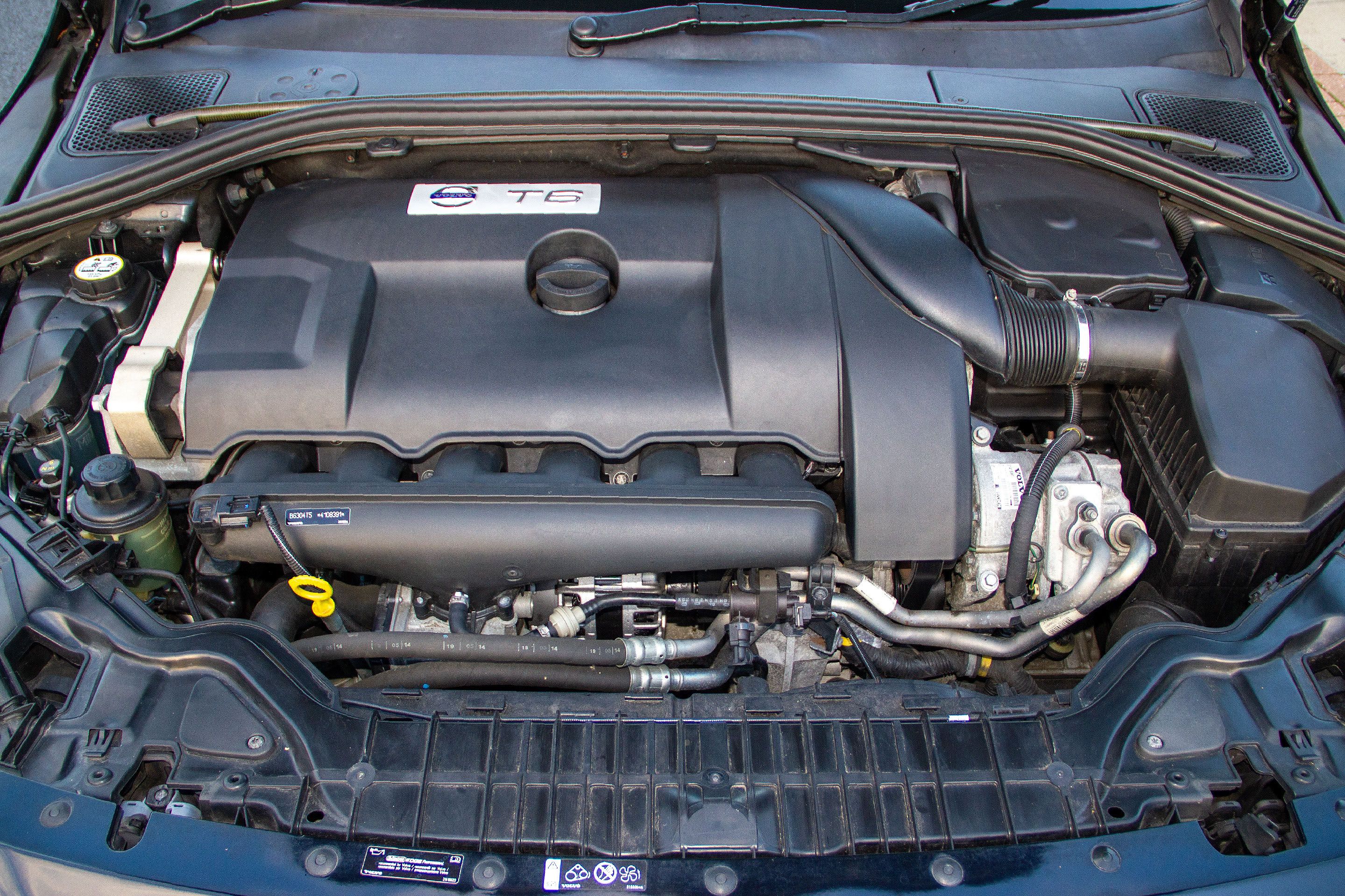 Photo 8 of 12 of 2014 Volvo V60 Polestar