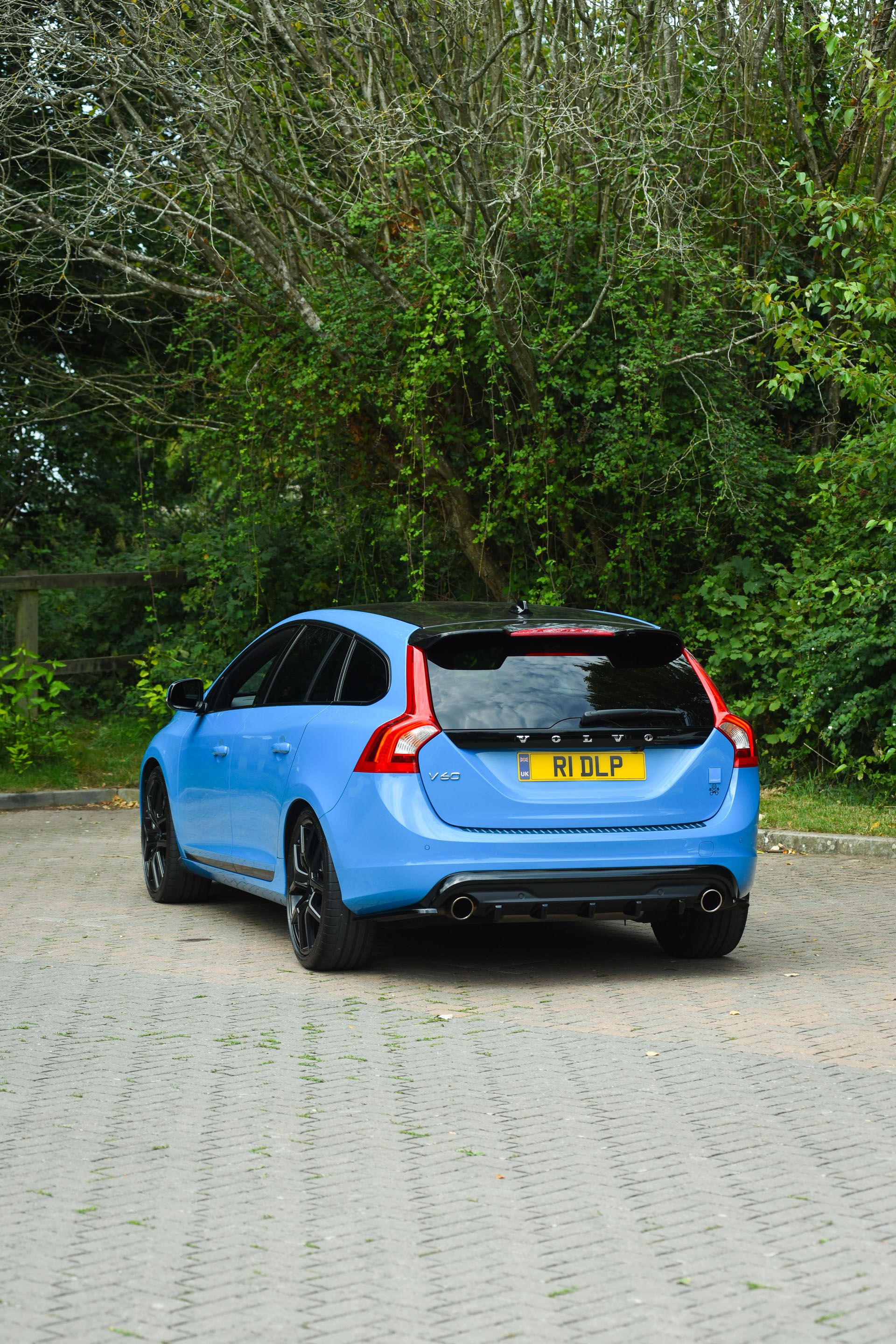 Photo 2 of 12 of 2015 Volvo V60 Polestar