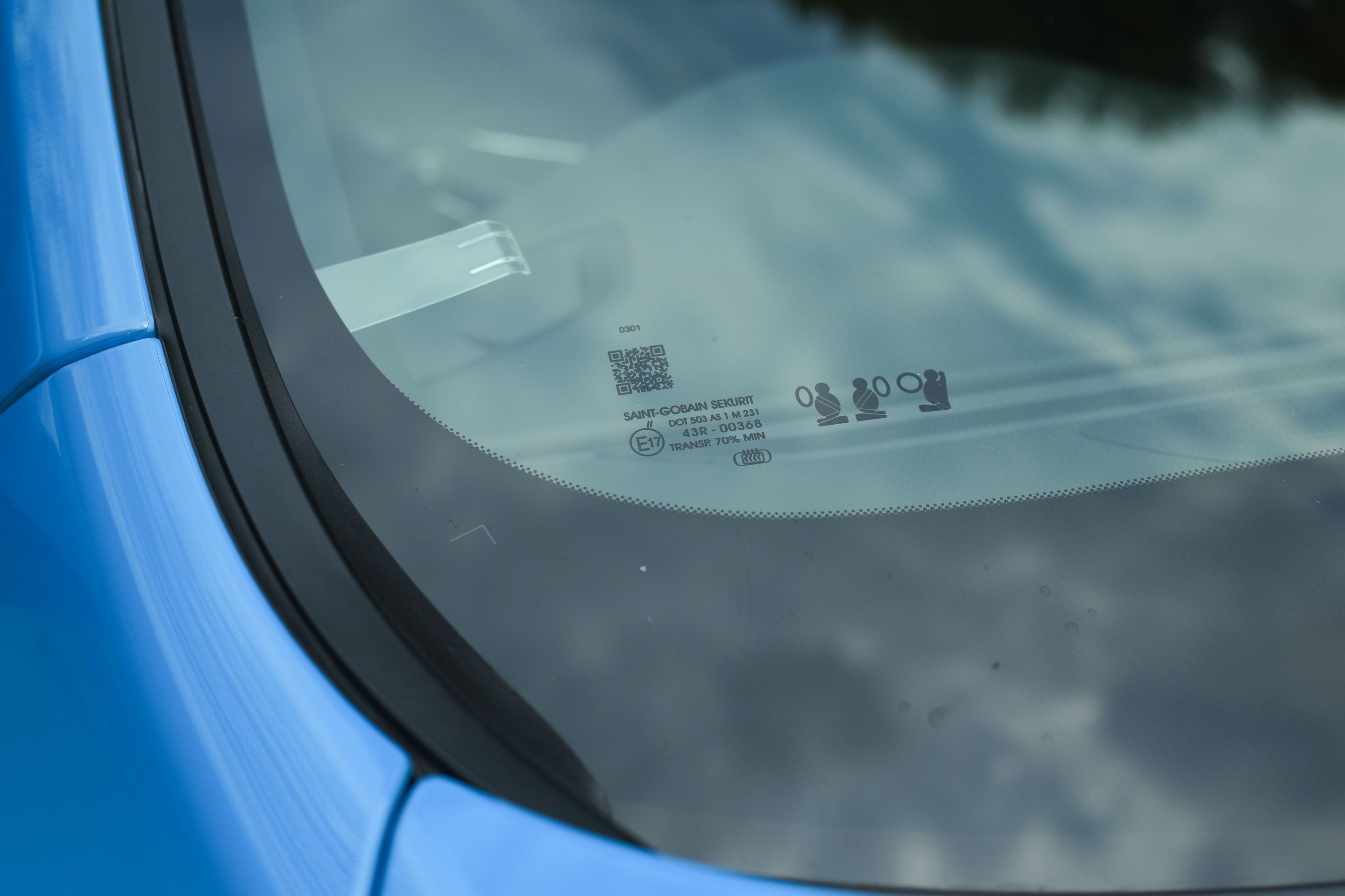 Photo 3 of 12 of 2015 Volvo V60 Polestar