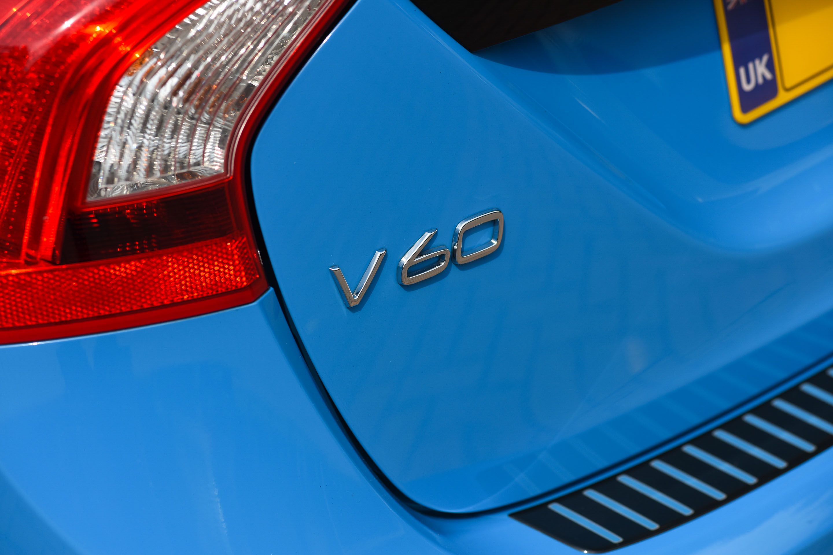 Photo 4 of 12 of 2015 Volvo V60 Polestar