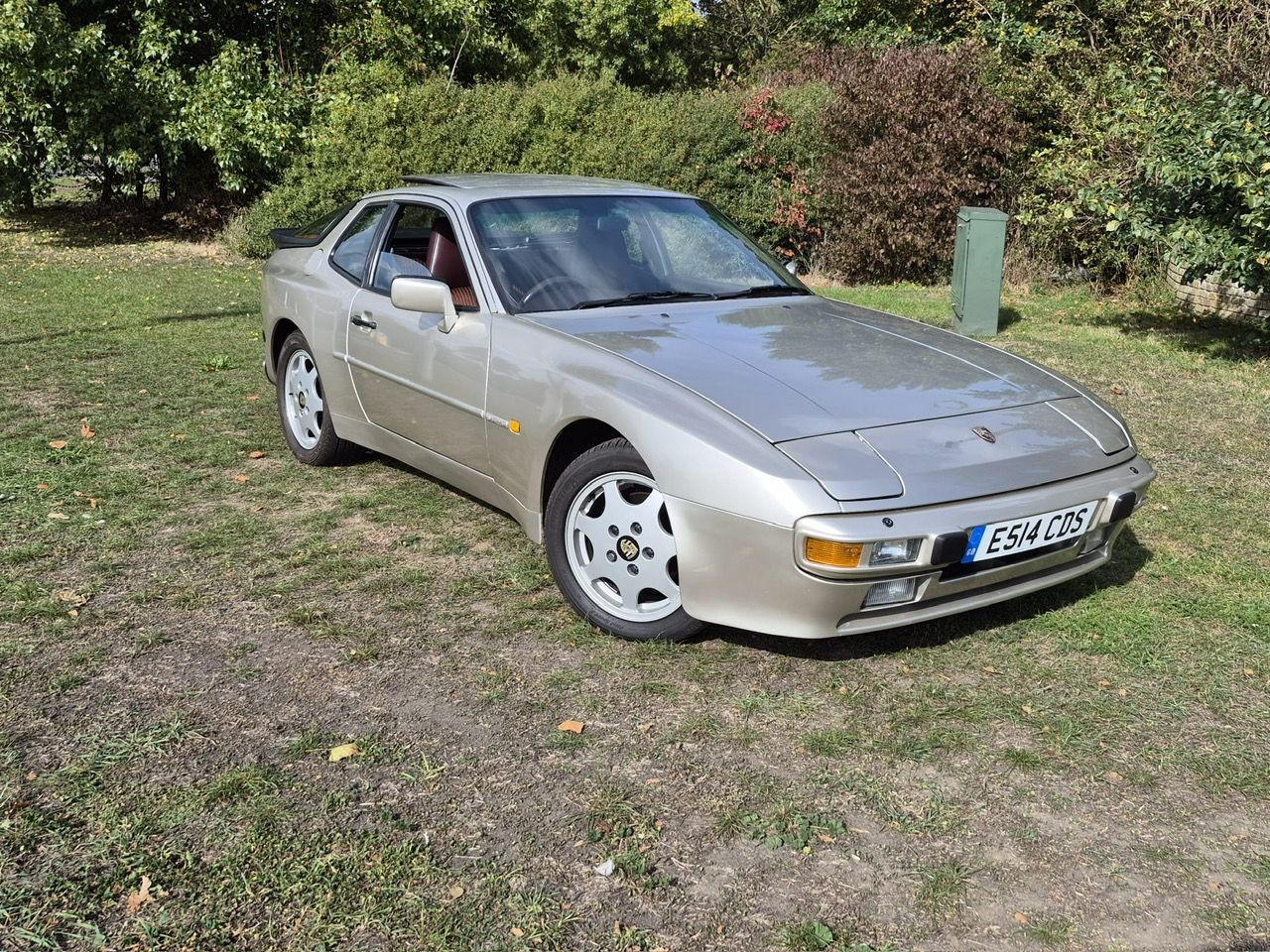Porsche 944