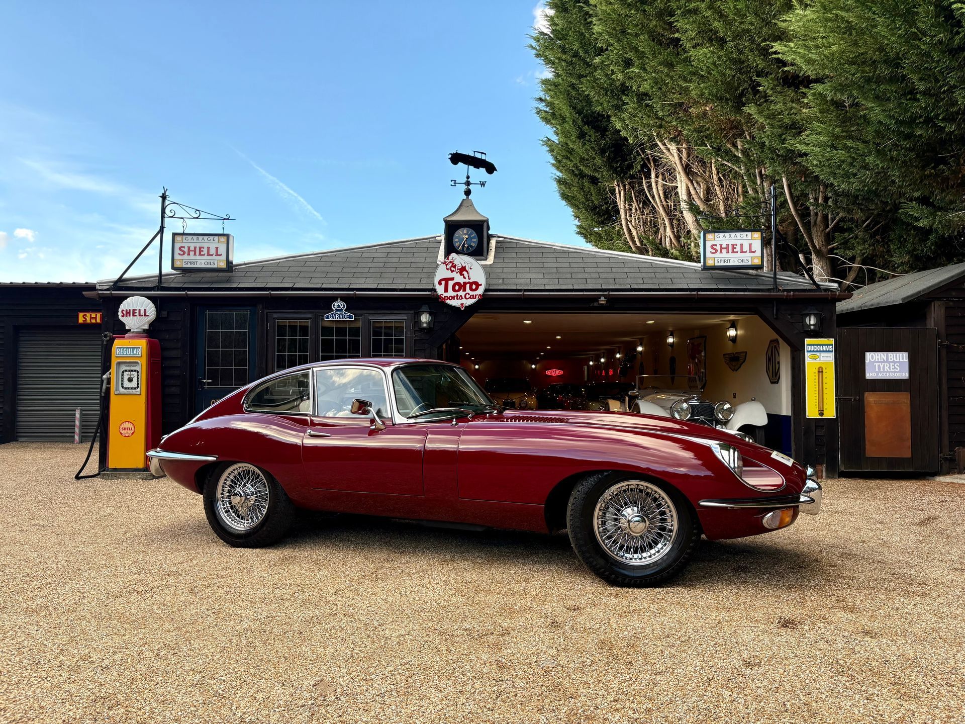 Jaguar E TYPE