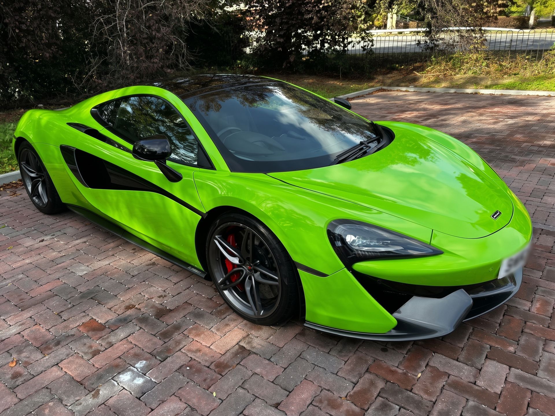 McLaren 570GT