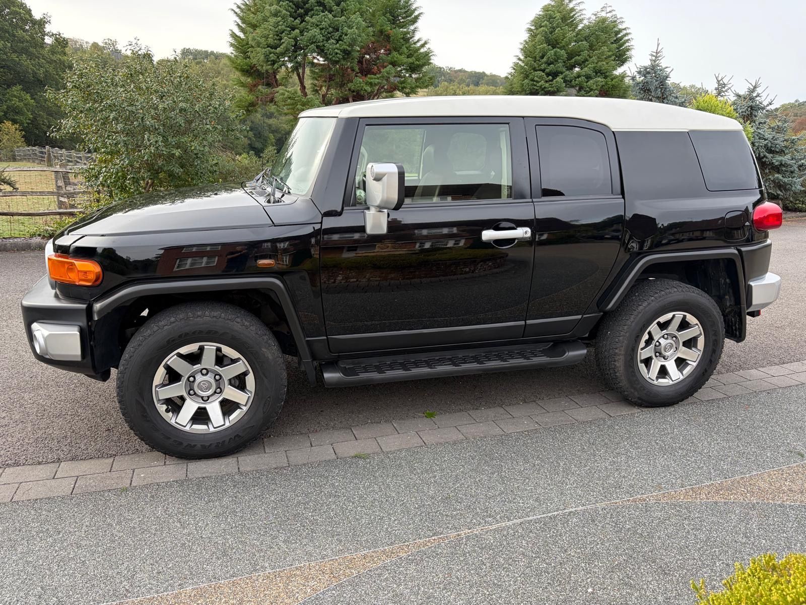 Toyota FJ Cruiser 2017 TOYOTA FJ CRUISER - ONE OWNER FROM NEW